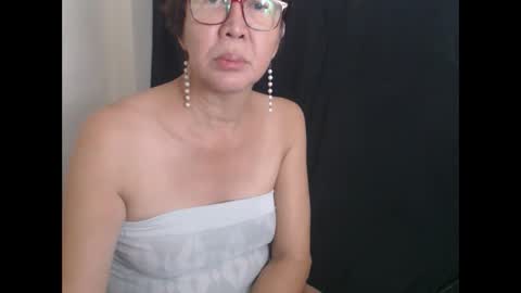 Snapshot of champaka123 chatting on February 11, 10:14 am champaka online show from February 11, 10:14 am