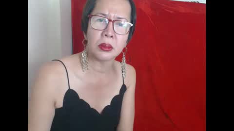 Snapshot of champaka123 chatting on February 3, 8:46 am champaka online show from February 3, 8:46 am