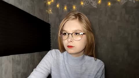 Lia online show from December 23, 7:25 am