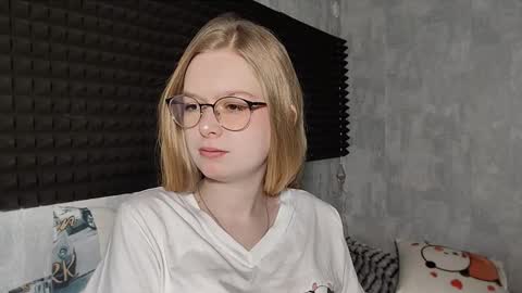 Lia online show from March 2, 6:47 am