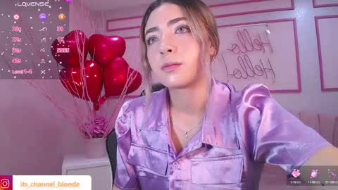 Snapshot of channel_blonde_a chatting on February 21, 4:59 pm channel_blonde_a online show from February 21, 4:59 pm
