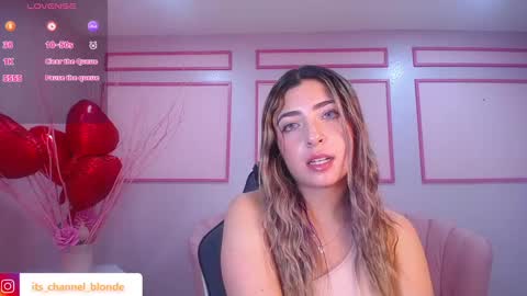Snapshot of channel_blonde_a chatting on February 10, 7:28 pm channel_blonde_a online show from February 10, 7:28 pm