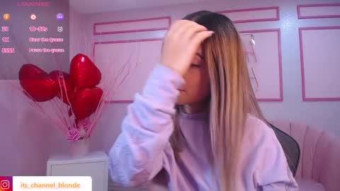 Snapshot of channel_blonde_a chatting on February 11, 7:59 pm channel_blonde_a online show from February 11, 7:59 pm