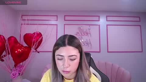Snapshot of channel_blonde_a chatting on February 18, 4:36 pm channel_blonde_a online show from February 18, 4:36 pm