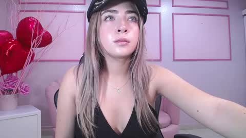 Snapshot of channel_blonde_a chatting on February 20, 4:36 pm channel_blonde_a online show from February 20, 4:36 pm