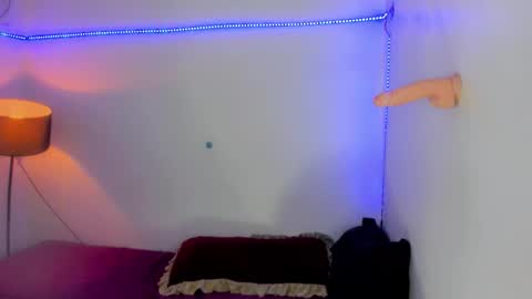 chantal_fuck online show from April 27, 12:52 am
