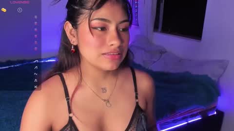  chantalpetit  online show from December 24, 1:49 am