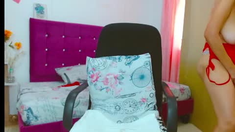 chantal sweety  and horny latina for u online show from April 12, 2:54 pm