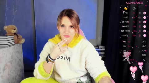 Suzanna Snow online show from February 25, 4:03 am