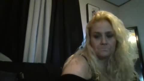 Ms. Behaving online show from October 6, 10:22 am