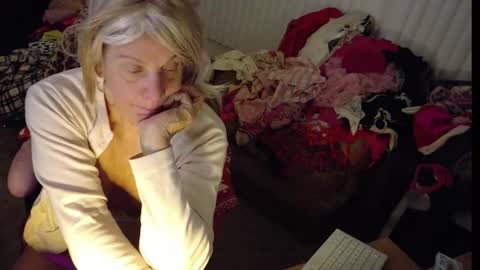 Charli online show from January 7, 3:00 am