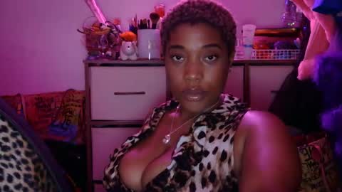 charliecakesssss online show from January 6, 4:13 pm