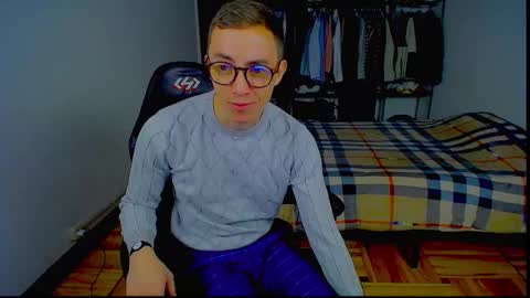 Snapshot of charlieseyer chatting on September 24, 10:33 am carlos reyes online show from September 24, 10:33 am