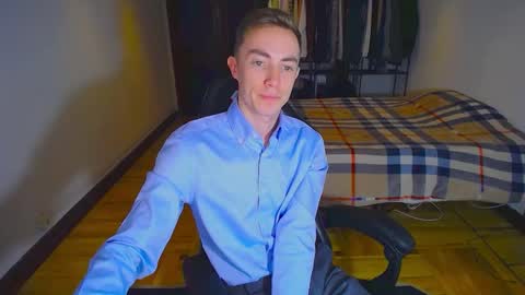 Snapshot of charlieseyer chatting on January 28, 12:43 pm carlos reyes online show from January 28, 12:43 pm