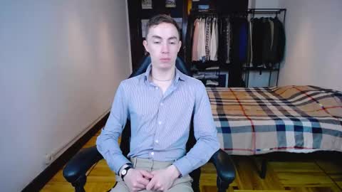 Snapshot of charlieseyer chatting on March 10, 9:23 am carlos reyes online show from March 10, 9:23 am
