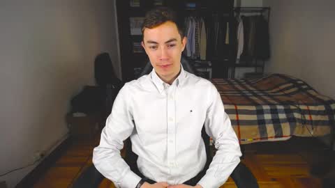 Snapshot of charlieseyer chatting on February 11, 8:05 am carlos reyes online show from February 11, 8:05 am