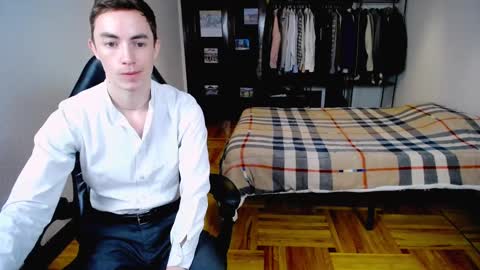 Snapshot of charlieseyer chatting on February 19, 11:17 am carlos reyes online show from February 19, 11:17 am