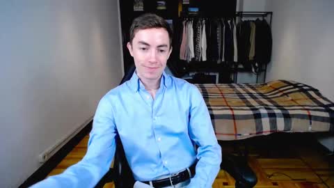 Snapshot of charlieseyer chatting on February 26, 8:28 am carlos reyes online show from February 26, 8:28 am