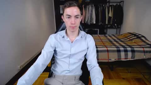 Snapshot of charlieseyer chatting on February 25, 7:52 am carlos reyes online show from February 25, 7:52 am