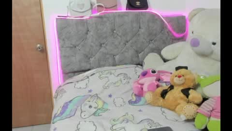 charllotte__hall_ online show from July 24, 2:31 am