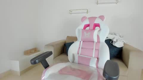    online show from September 30, 9:03 pm