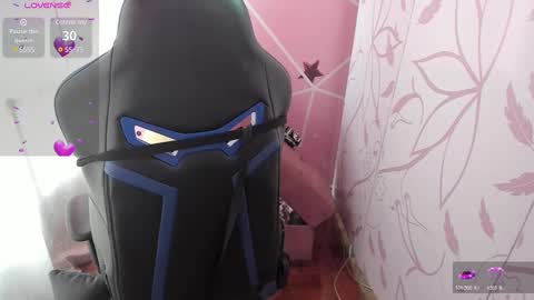 charlott_daphne online show from December 24, 6:28 pm