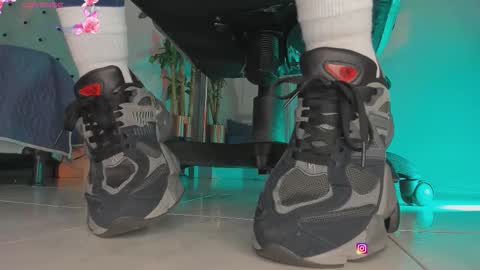 charlotte  grey online show from February 6, 8:11 pm