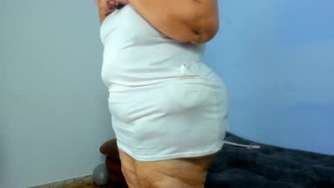 Snapshot of charlotte_curvy_ chatting on March 11, 11:37 pm Angelica Charlotte online show from March 11, 11:37 pm