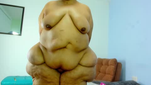 Snapshot of charlotte_curvy_ chatting on February 22, 11:13 pm Angelica Charlotte online show from February 22, 11:13 pm
