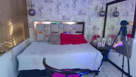 charlotte_karter online show from May 13, 10:19 pm