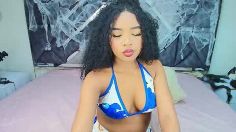 charlotte_walker1 online show from October 17, 4:27 am