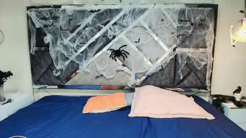 charlotte_walker1 online show from October 20, 3:55 am