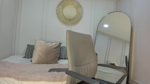 Snapshot of charlottebrownn_ chatting on September 22, 1:21 am charlottebrownn_ online show from September 22, 1:21 am