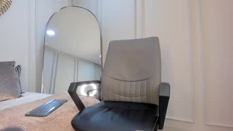 Snapshot of charlottebrownn_ chatting on September 20, 1:19 am charlottebrownn_ online show from September 20, 1:19 am