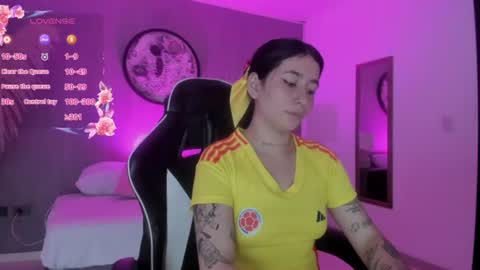 Charlottee online show from June 18, 2:06 am