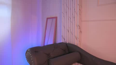 Lauren Rus online show from October 1, 1:43 pm