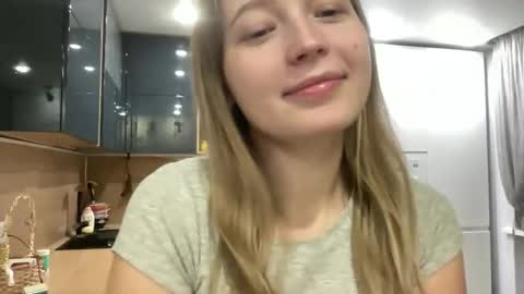 Sarah online show from September 16, 3:59 pm