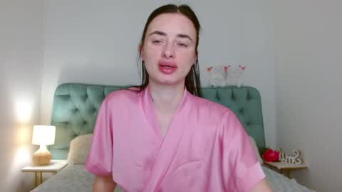 Adel online show from April 22, 5:53 pm