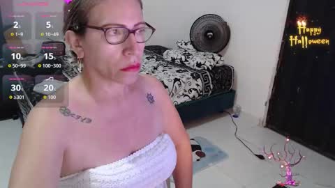 CHAYLA VICTORIA RUIZ  online show from October 25, 11:31 am