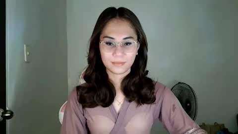 chelly4u69 online show from June 5, 11:04 am