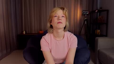 Hello guys  Im Hanna online show from March 14, 4:49 am