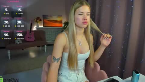 Lexi online show from October 24, 4:13 am