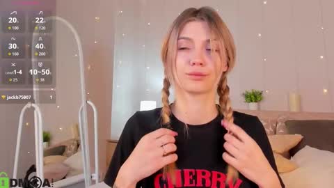 cherry_pr1ce online show from October 20, 11:54 pm