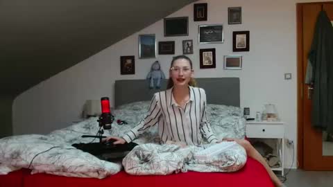 Leonie online show from February 18, 6:41 pm