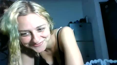 cherryblushxo online show from December 17, 5:47 am