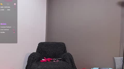 Snapshot of cherrycreme chatting on February 26, 3:14 am Cherry online show from February 26, 3:14 am