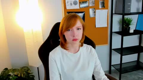 cherrycrushlove online show from May 8, 6:52 am