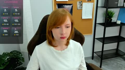 cherrycrushlove online show from May 12, 5:49 am
