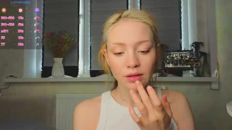 Lysia online show from April 19, 1:45 pm