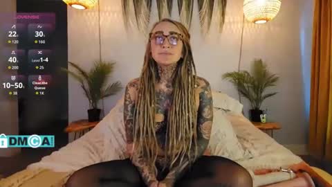 Chevi Blue online show from December 2, 5:11 pm